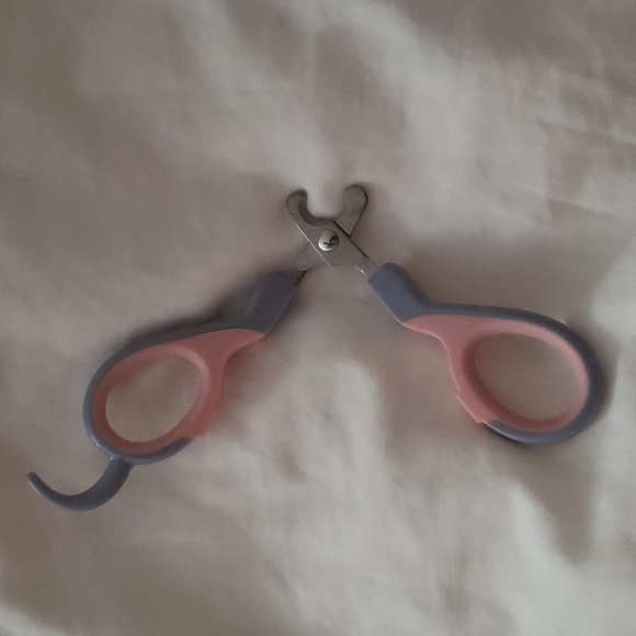 Cat nail clippers - preloved used only once - Picture 2 of 2